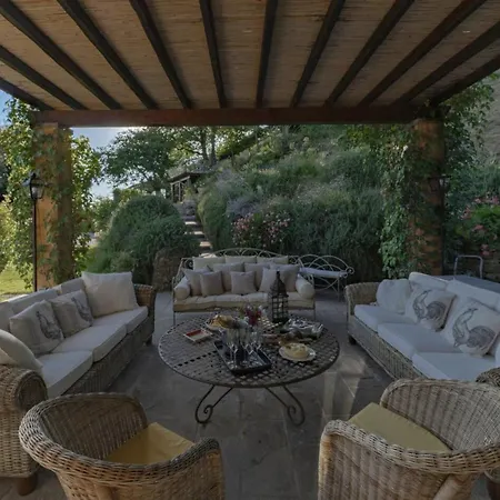 Luxury Pool Oliveto 12 - Belcantovillas